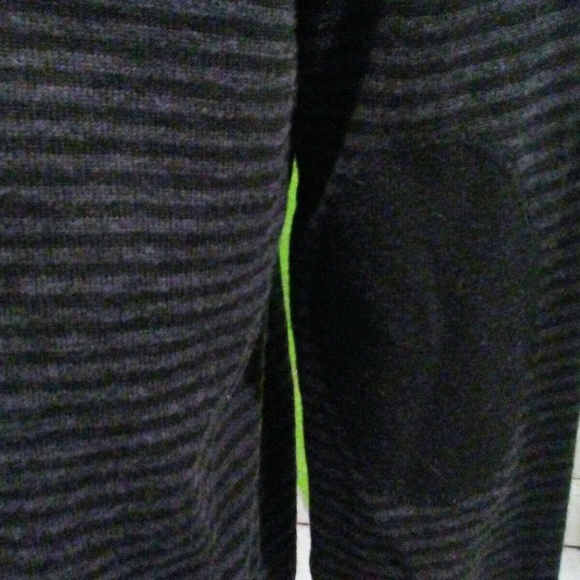 Pronto Uomo Wool Acrylic V-Neck Sweater - Picture 5 of 8